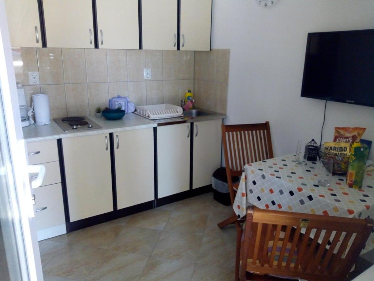 Apartman Leo Nečujam Eksteriør billede