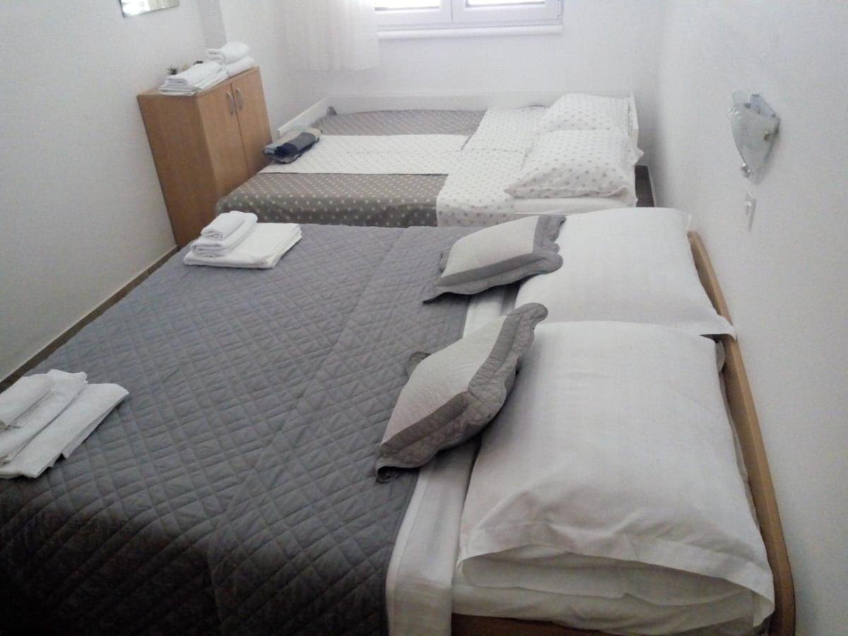 Apartman Leo Nečujam Eksteriør billede