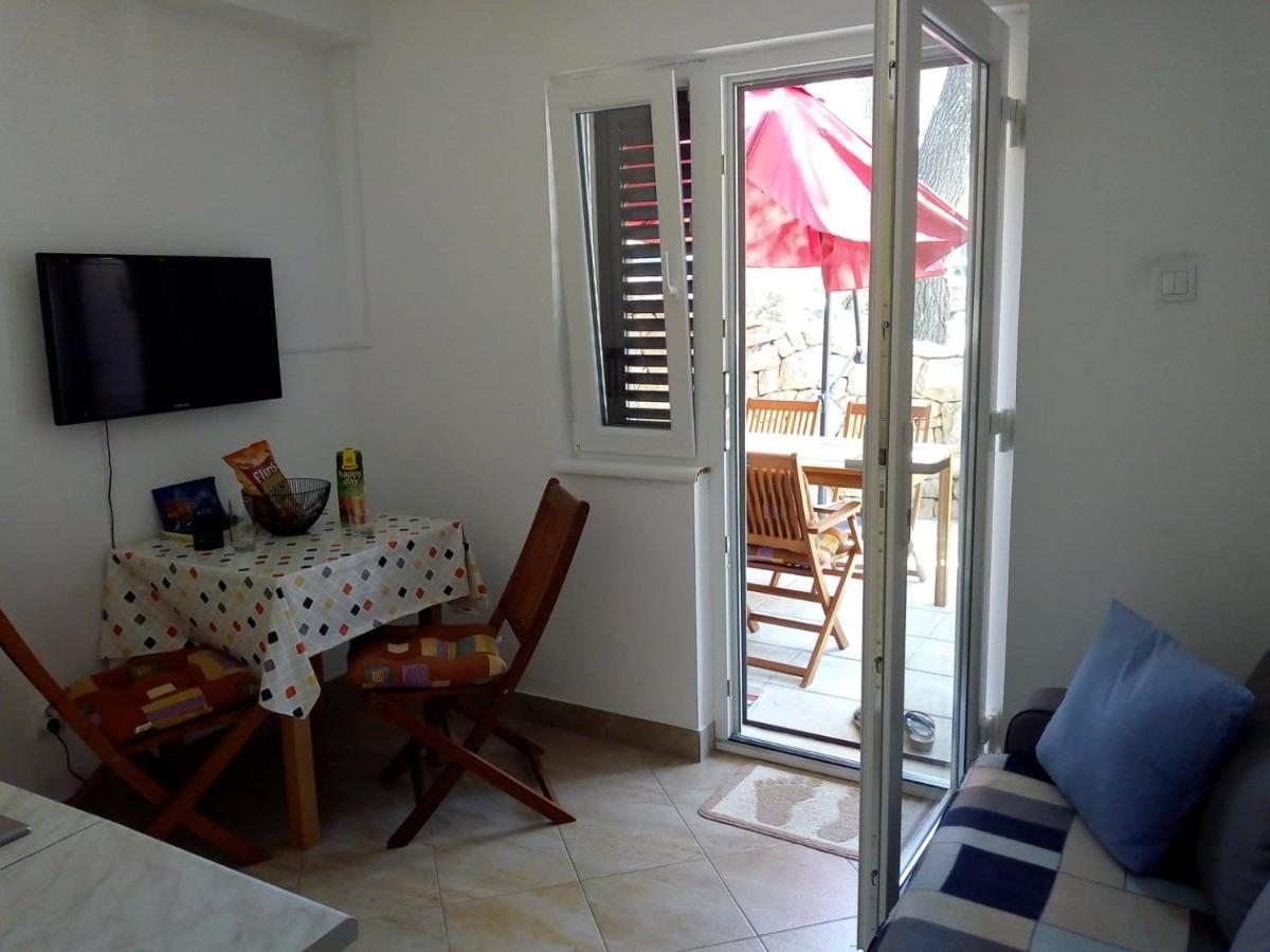 Apartman Leo Nečujam Eksteriør billede